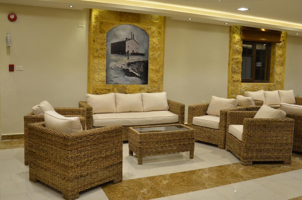 Saint John Hotel Madaba Extérieur photo