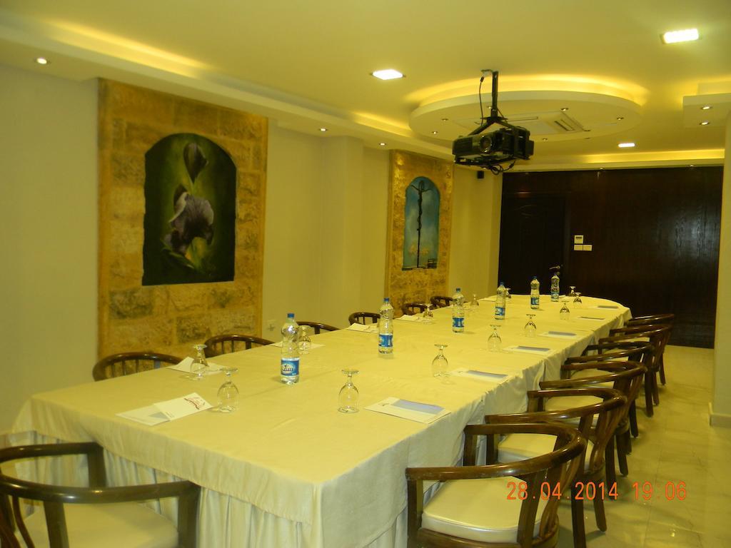 Saint John Hotel Madaba Extérieur photo