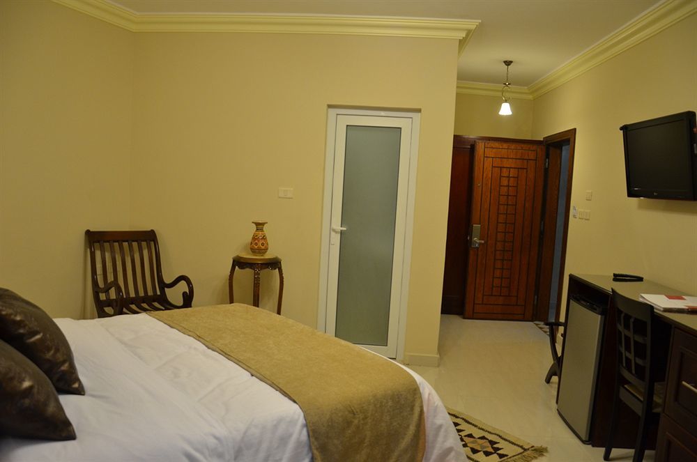 Saint John Hotel Madaba Extérieur photo