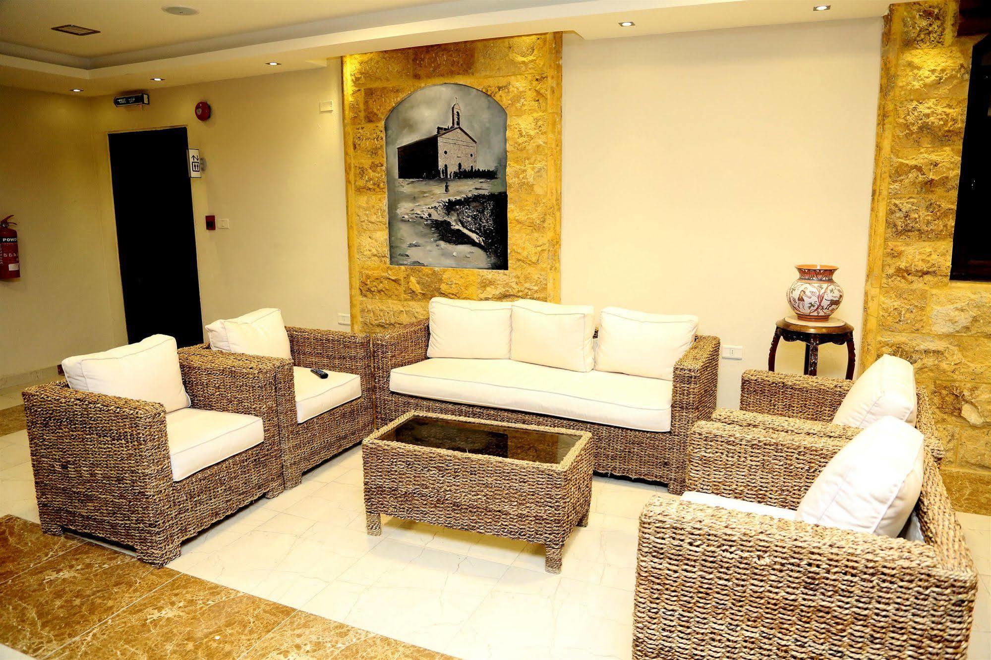 Saint John Hotel Madaba Extérieur photo